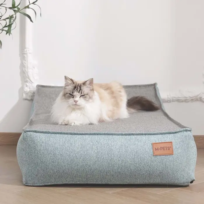 M-PETS CLOUD FONKSİYONEL ŞİŞİRİLEBİLİR KEDİ KÖPEK YATAĞI