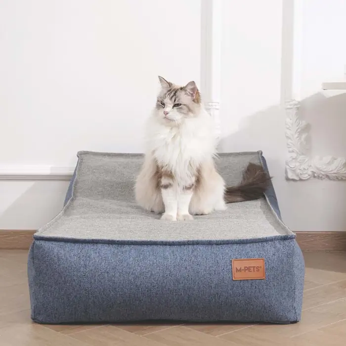 M-PETS CLOUD FONKSİYONEL ŞİŞİRİLEBİLİR KEDİ KÖPEK YATAĞI
